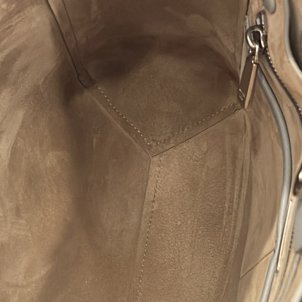Authentic Michael Kors Collection Calf Leather Tote, in Light Gray. STUNNING - Picture 13 of 17